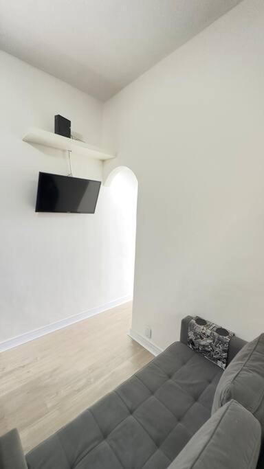 Apartemen Em Copacabana Na Quadra Da Praia!